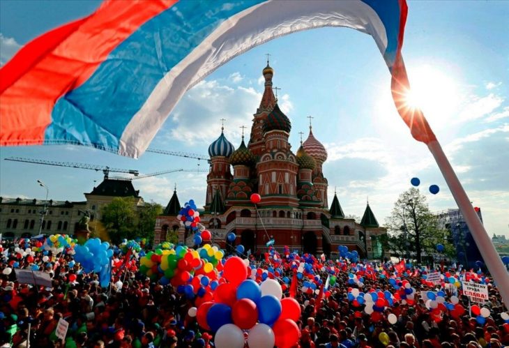 Пословицы про Россию (60 пословиц)
